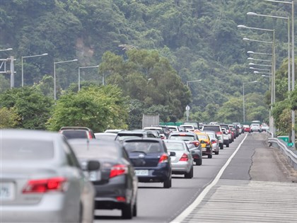元旦連假首日國道9路段易塞 行車時間平日3至5倍