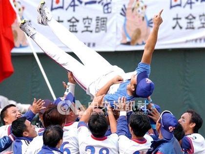 張誌家世界盃封鎖日韓成名 廣告詞「三餐老是在外」紅極一時【圖輯】