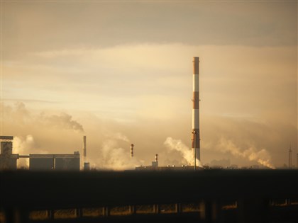 環境部擬訂減碳指定目標 2030年須降25%至28%