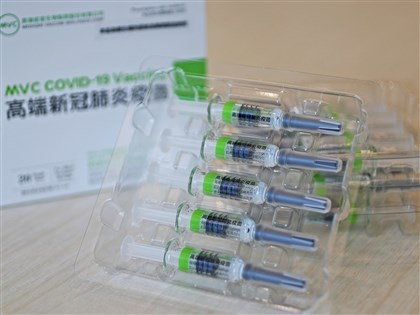 何美鄉：COVID-19疫苗合約不公開是全球現象