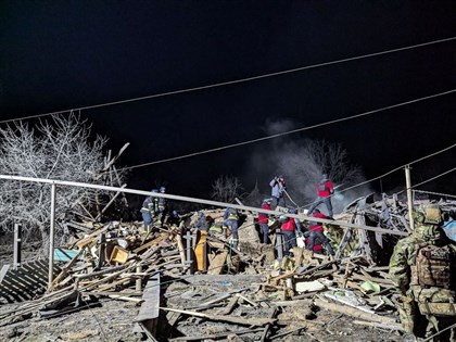 烏克蘭東部城鎮遭飛彈攻擊 11人喪生