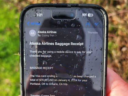 阿拉斯加航空掉艙門 旅客iPhone摔落5千公尺被拾獲螢幕無裂縫