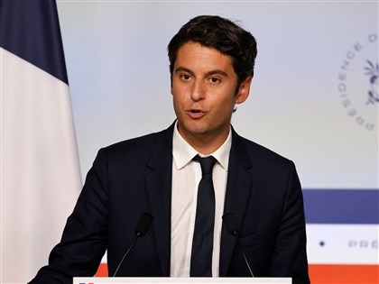 法國內閣改組 34歲教育部長艾塔爾接任總理史上最年輕