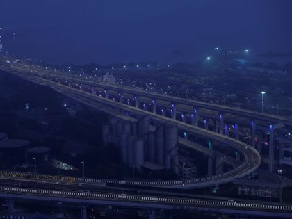 印度孟買跨海大橋啟用 用鋼量17座巴黎鐵塔