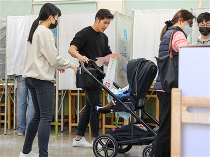 總統立委投票全台違規92件 拍攝選票、攜帶手機或攝影器材居冠