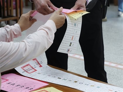 中選會：部分開票所政黨票數誤植已更正 不影響席次