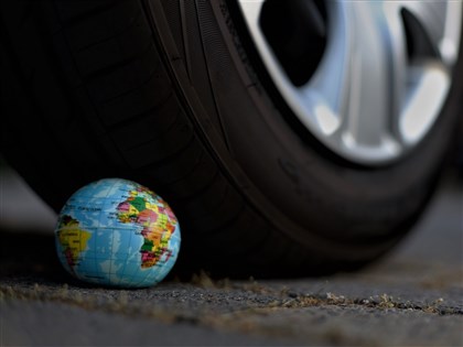 環團氣候憲法訴訟指減碳不力 薛富盛:目標要務實