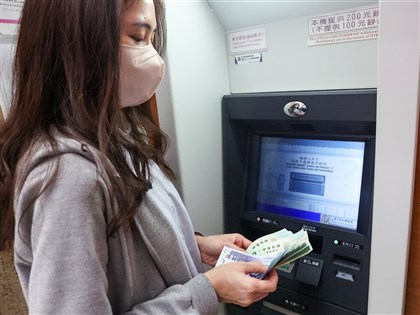 台銀ATM提領新鈔逾90萬人次 臨櫃現鈔充分供應