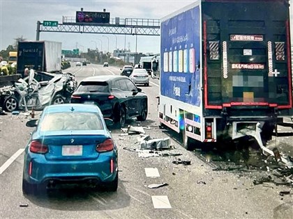 中山高彰化段車禍1死1傷 警：疑大貨車追撞釀禍