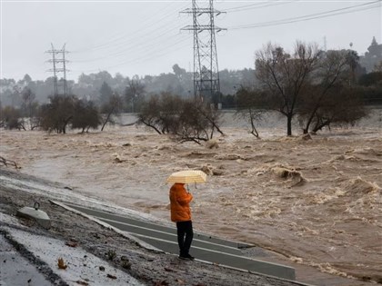加州風暴引發洪災泥流 暴雨創紀錄狂風樹倒釀3死