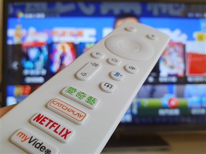 民眾付費訂閱OTT比例逾5成 無線電視收視跌破10%