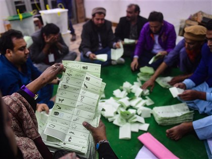 巴基斯坦大選 獨立候選人占百席成最大贏家