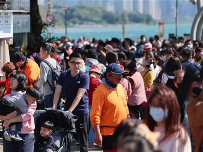 各地白天微熱高溫上看30度 西半部夜晚留意局部霧