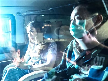 泰國前總理戴克辛涉貪提前獲釋 搭車離開警察醫院