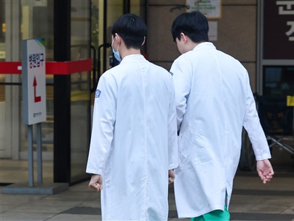 韓住院醫師請辭破萬人 政府要求2月底前復工否則吊扣執照