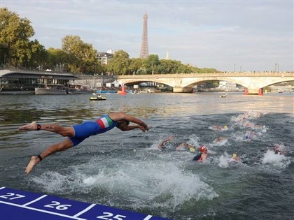 塞納河水質成巴黎奧運隱憂 細菌汙染恐礙游泳賽事