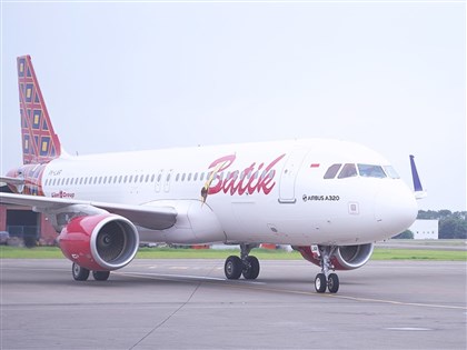 印尼巴澤航空正副駕駛同時睡著約半小時 航道一度偏離