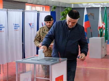 俄羅斯總統大選蒲亭穩贏 反對派籲民眾赴投票所抗議