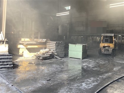 高雄工廠爆炸6傷2死 疑灌模作業控制系統異常