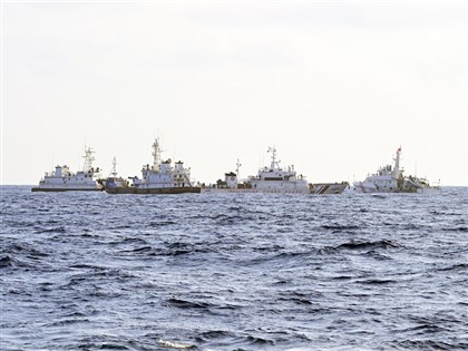 中央社前進仁愛暗沙 直擊菲中船隻對峙9小時