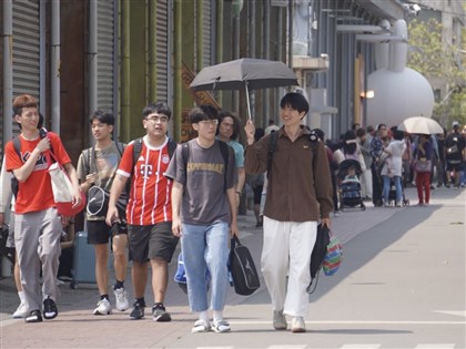 各地多雲留意陣雨 吳德榮：31日鋒面接近
