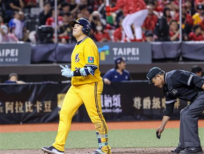 敲中職例行賽大巨蛋首轟 曾頌恩：打出去滿有自信