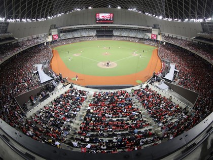 球迷指大巨蛋晃動劇烈 遠雄：自頻震動屬正常現象