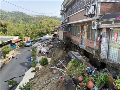 花蓮地震 新店安泰路8建物地基下陷撤離13人