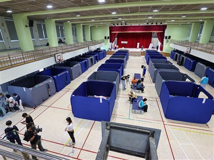 花蓮地震收容所淋浴間帳篷4小時到位 日媒：速度快得驚人