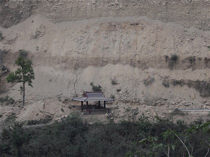 早安世界》花蓮地震累計10死705受困15失聯 中橫搜救續挺進九曲洞