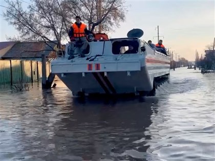 俄水壩潰堤疏散4200人 哈薩克遭波及總統稱80年最大天災