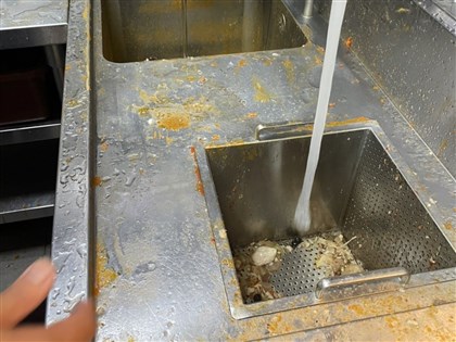 初瓦、嚮辣疑食物中毒案  北市衛生局：56人就醫