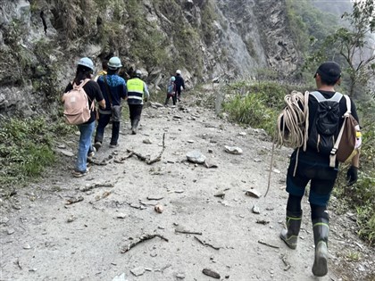 希臘籍女婿白楊步道助脫困 一家5口發文「致英雄」謝所有伸援的人