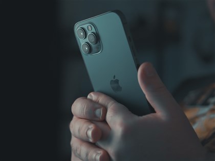 蘋果警告92國使用者恐遭傭兵間諜軟體攻擊 記者政治人物成目標