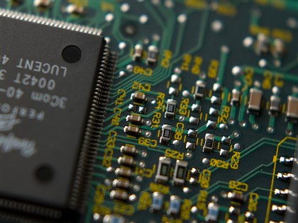 美媒：中國指示電信商2027年前淘汰外國晶片 將衝擊英特爾超微