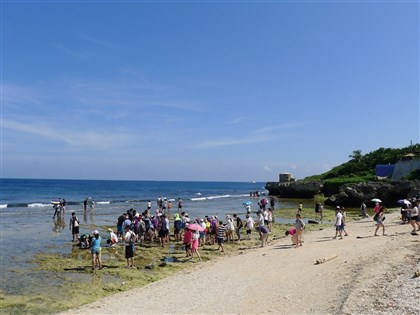 小琉球7月起收海洋保育費 肚仔坪等3潮間帶每人60元