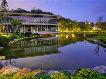 政大景觀池命名「金玟池」居冠 立委籲校方尊重結果