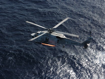 日本兩架海鷹墜毀1死7失聯 防相：碰撞可能性高