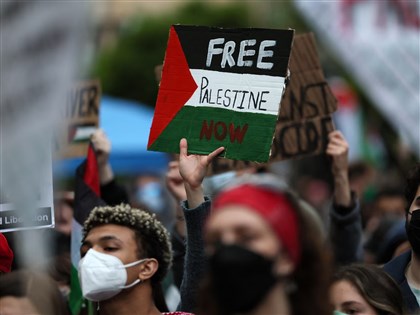 美校園反戰挺巴勒斯坦示威蔓延50校 近600人被捕 