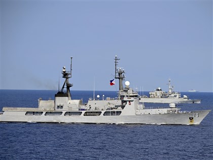 美菲南海實彈射擊演習 3艘中國軍艦尾隨監控