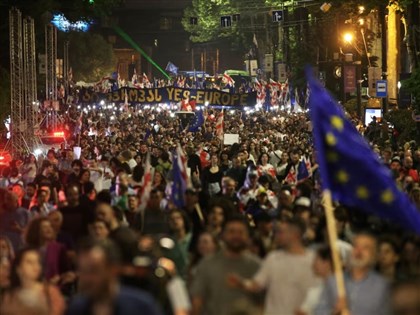 喬治亞2萬人示威 盼廢除境外影響力法案