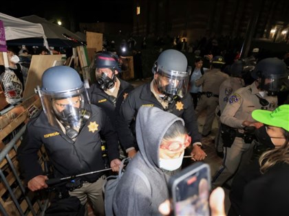 哥倫比亞大學、紐約市大約300抗議者被捕 警方部署重兵