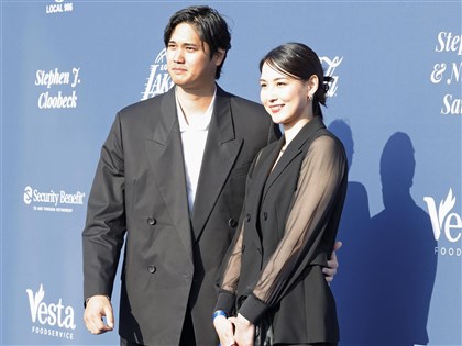 大谷翔平帶妻子參加球隊慈善活動 透露夫婦新婚生活