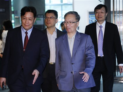 醫界爭取健保點值1點1元 薛瑞元：醫護加薪2成達標者優先保障