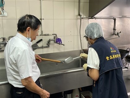 上百新北師生台中校外教學疑食物中毒不適 中市府令業者停餐 