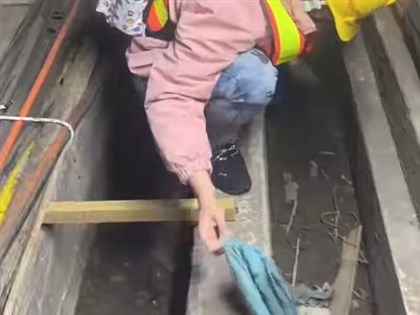 台鐵太魯閣事故地今年再尋獲37件遺骨 花檢：11名罹難者所有