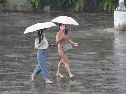 吳德榮：12日鋒面接近短暫陣雨或雷雨 13日留意劇烈天氣