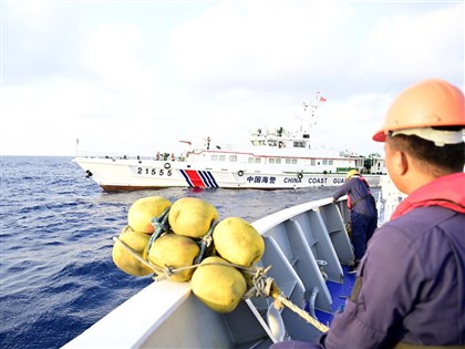 中國疑在南海造人工島 菲律賓派船監控仙賓礁
