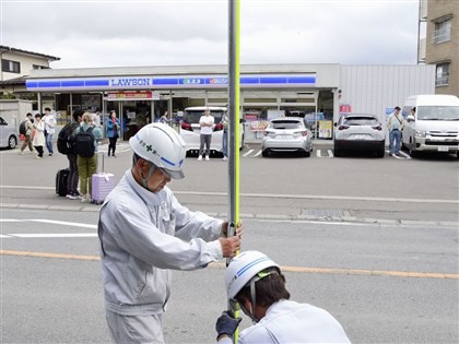 遮擋富士山黑布訂5/21完工 當地商議開徵住宿稅