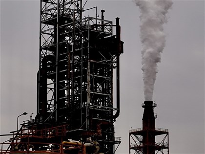 環境部：碳費3子法草案溝通中 估8月底前發布